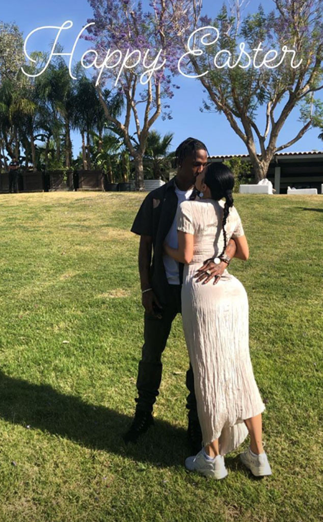Kylie Jenner And Travis Scott Arent Shy About Their Love During